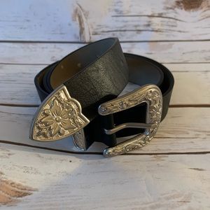 TARGET Embellished Buckle Belt